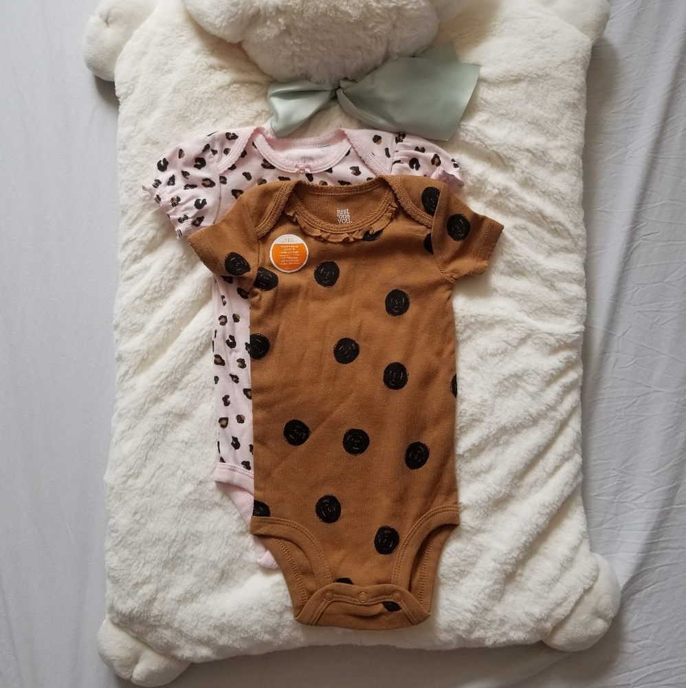 NWOT pack of 2 onesies, girl 9mo